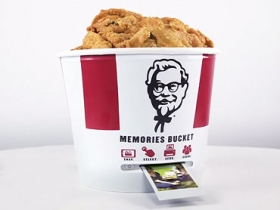 想要！內藏美味還能印照片的 KFC 炸雞桶