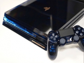 動眼看：全球限量 5 萬台、半透明藍設計的 PS4 Pro 500 Million Limited Edition