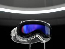VR 眼鏡回歸、AI 大行其道  2024 科技趨勢展望