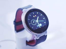 雙系統對應：Alcatel OneTouch Watch
