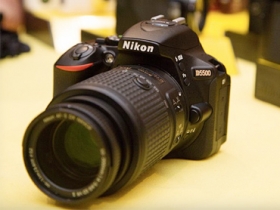 輕量化+觸控，Nikon D5500 香港先賣