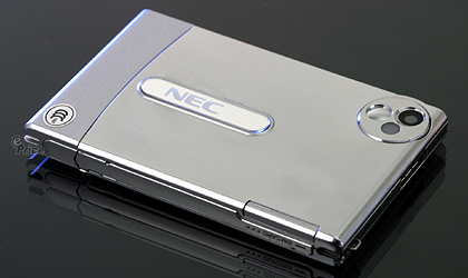 日式餅乾機輕薄之最　NEC N900 高貴上身