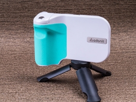 可充電可拍照：Adonit PhotoGrip 無線充電拍照握把開箱分享
