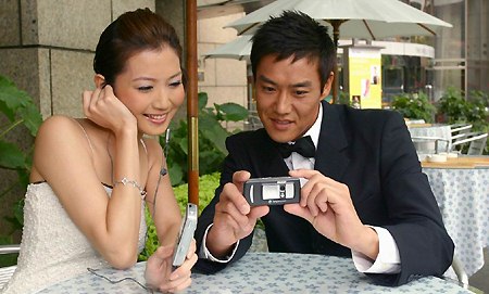 再創佳績！Sony Ericsson K750i 沸騰首賣