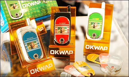 OKWAP 三款新機亮相　大玩變色遊戲