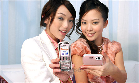 迷你滑蓋機 Nokia 6111　粉紅、純白春裝上市