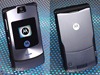 至薄奇蹟！　MOTO V3i 百萬身價、色藝雙全