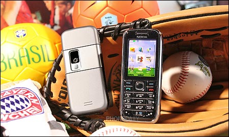 輕巧 3G 直立機　200 萬畫素 Nokia 6233