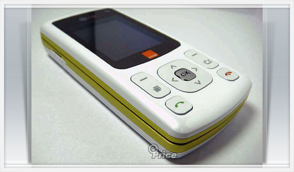 白色聖誕手機　LG KU380 清爽玩 3G！
