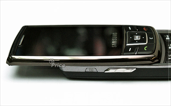 Samsung D880 雙待王牌　外掛 300 萬 AF 相機