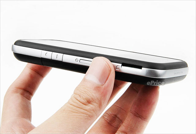 湛藍魅影！　Toshiba G810 智慧薄機、好觸控