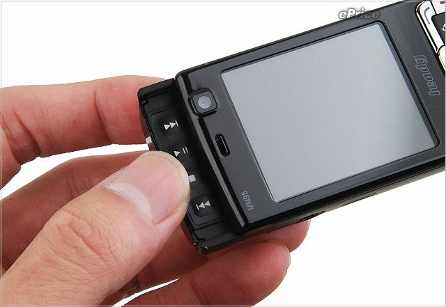 N95 8GB 迷你小黑魂　雙向滑蓋、魅力不減！