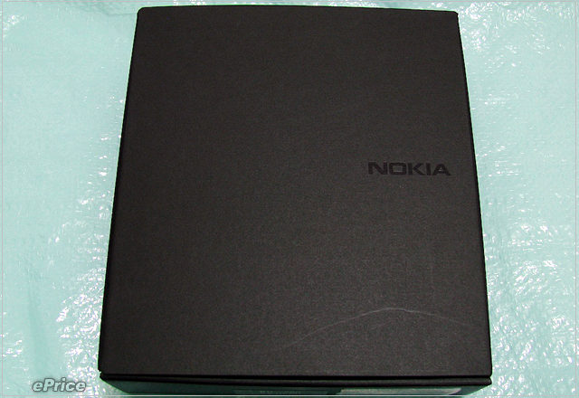 NT$ 56,800 不簡單！　Nokia 8800 SA 黑武士