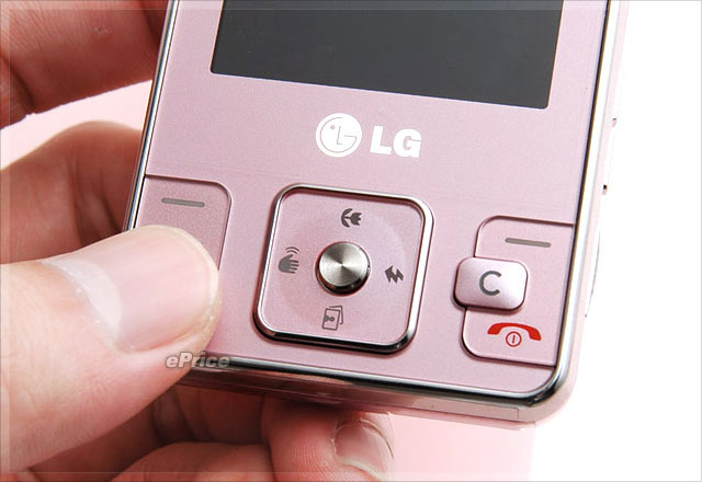 LG KC550 粉紅甜心款　美眉愛用小 DC