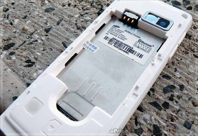 Samsung M158 直薄銀白款：叫我超值大王！