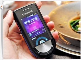 【MWC 2009】Samsung M7600 + M6710 前衛音樂機