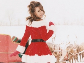 瑪莉亞凱莉聖誕神曲《All I Want For Christmas Is You》發行 25 年後，終於站上告示牌排行第一