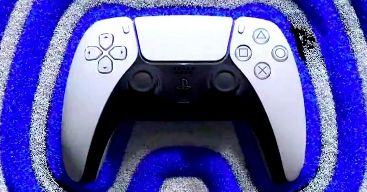 PS5 新款控制手把 DualSense 動手玩，比 DualShock 4 更重、聲音觸覺應用為賣點