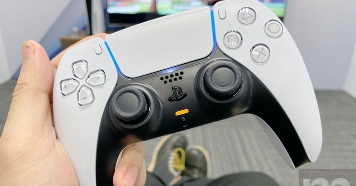 DualSense 控制手把不可用於 PlayStation 4，但可相容 PlayStation 3 與 Nintendo Switch