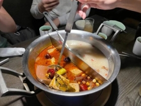 【食記】 天氣冷帶全家來吃這一鍋 真是太好了