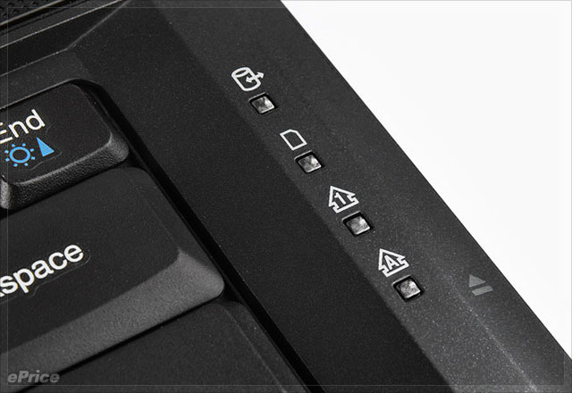 ThinkPad 也搞時尚　Lenovo SL400 鏡面小黑實測