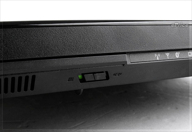 ThinkPad 也搞時尚　Lenovo SL400 鏡面小黑實測