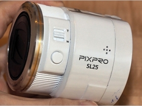 Kodak 手機外掛鏡頭，有超廣角 25 倍變焦！