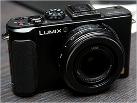 Panasonic LX8 採用更大感光元件、內建觀景窗？