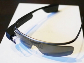 Google Glass 海外開箱，隨機附贈太陽眼鏡喔