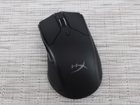 HyperX Pulsefire Dart無線電競滑鼠-高規PixArt PMW-3389感應器搭配電競級 2.4GHz RF 無線技術與Qi無線充電