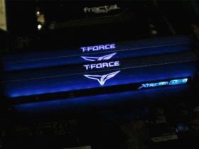 十銓T-FORCE XTREEM ARGB DDR4-3600超頻記憶體-獨特鏡面濺鍍處理，視覺燈效均勻吸睛，更能享受超頻樂趣