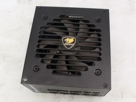 COUGAR GEX 750W金牌全模組電源供應器-搭載日系主電容與低負載零噪音設計，五年保固安心沒煩惱