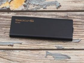 十銓 TEAMGROUP PD1000 USB3.2 Gen2 Type C外接式SSD-高速傳輸方便省時，更搭載軍規抗摔與IP68防水防塵認證 