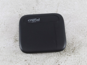 Crucial X6 Portable SSD外接式固態硬碟-輕巧體積小，超大容量2TB隨身攜帶！