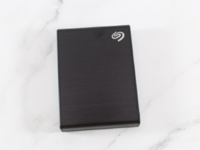 希捷Seagate One Touch SSD 2TB外接式固態硬碟-超輕巧大容量，還有資料救援服務最強後盾