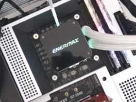 ENERMAX LIQMAX III ARGB 360 虹彩晶凌，升級五年保，方形水冷頭告別圓形審美疲乏