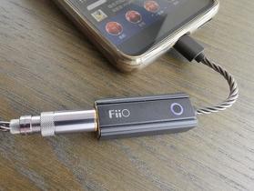 FiiO KA2隨身型解碼耳機轉換器：細節清晰 X 能量豐沛 X App操控