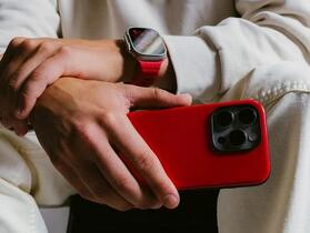 農曆新年感氛圍拉滿  Nomad 推出限量款「夜巡紅」Apple Watch 錶帶及 iPhone 保護殼