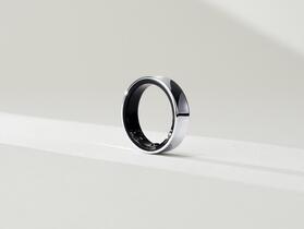 三星對外展示名為 Galaxy Ring 的智慧戒指裝置，讓使用者更自然追蹤、紀錄個人身體狀況