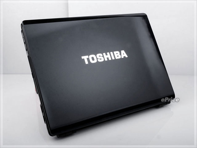 1.9 公斤的 13 吋筆電　Toshiba M600 美形又輕巧