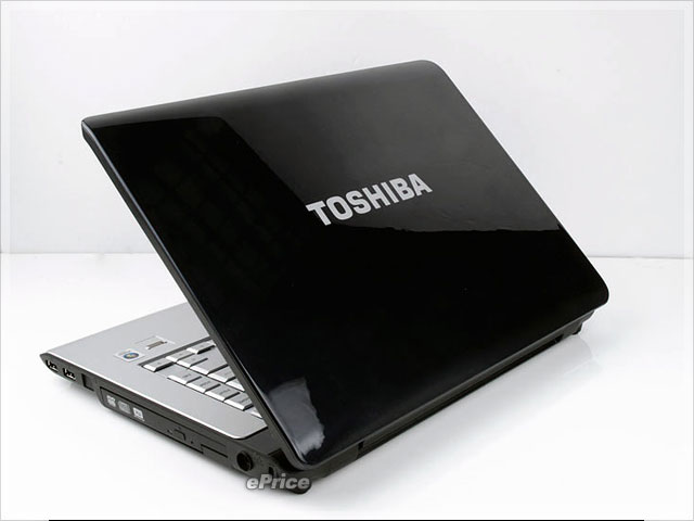 15 吋鏡面大螢幕美背機　Toshiba A200 聲勢驚人