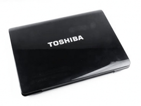 15 吋鏡面大螢幕美背機　Toshiba A200 聲勢驚人