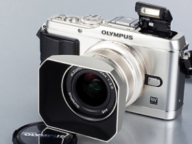 Olympus E-P3 + M.ZD 12mm F2 九份旅行隨拍