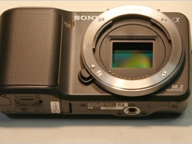 Sony NEX-3 細部分解脫光光，裡頭構造原來好精密啊！