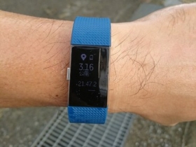 可測心跳：fitbit Charge 2 運動手環開箱試用