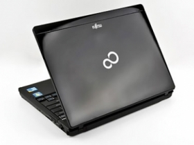 FUJITSU LifeBook P770A：輕盈長效商務機　