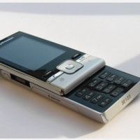 SE T715 未來銀:玩 facebook 的時尚美機