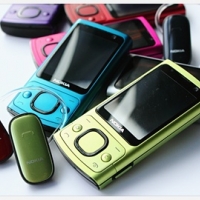 多彩金屬美機 Nokia 6700 slide 免九千開賣