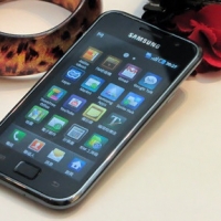 旗艦降臨！　完全解析 Samsung i9000 (上)：開箱、外觀