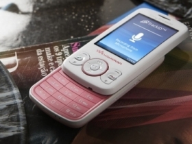 Sony Ericsson Spiro Walkman 新機上市，輕鬆價 $4500